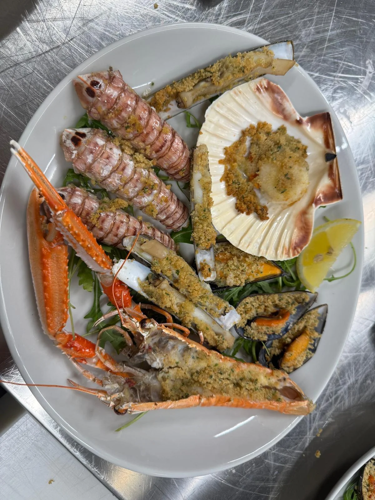 Grigliata di crostacei e capesante