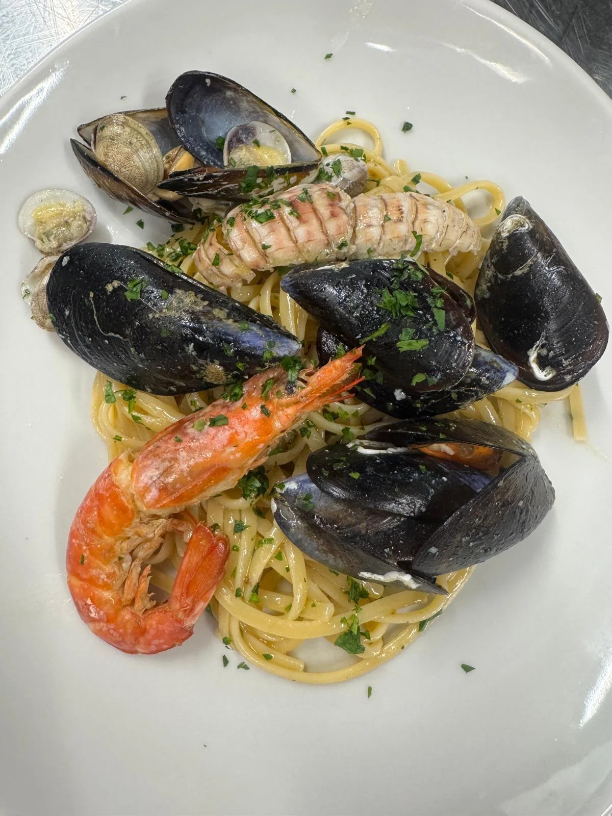 Spaghetti allo scoglio con cozze e gamberi
