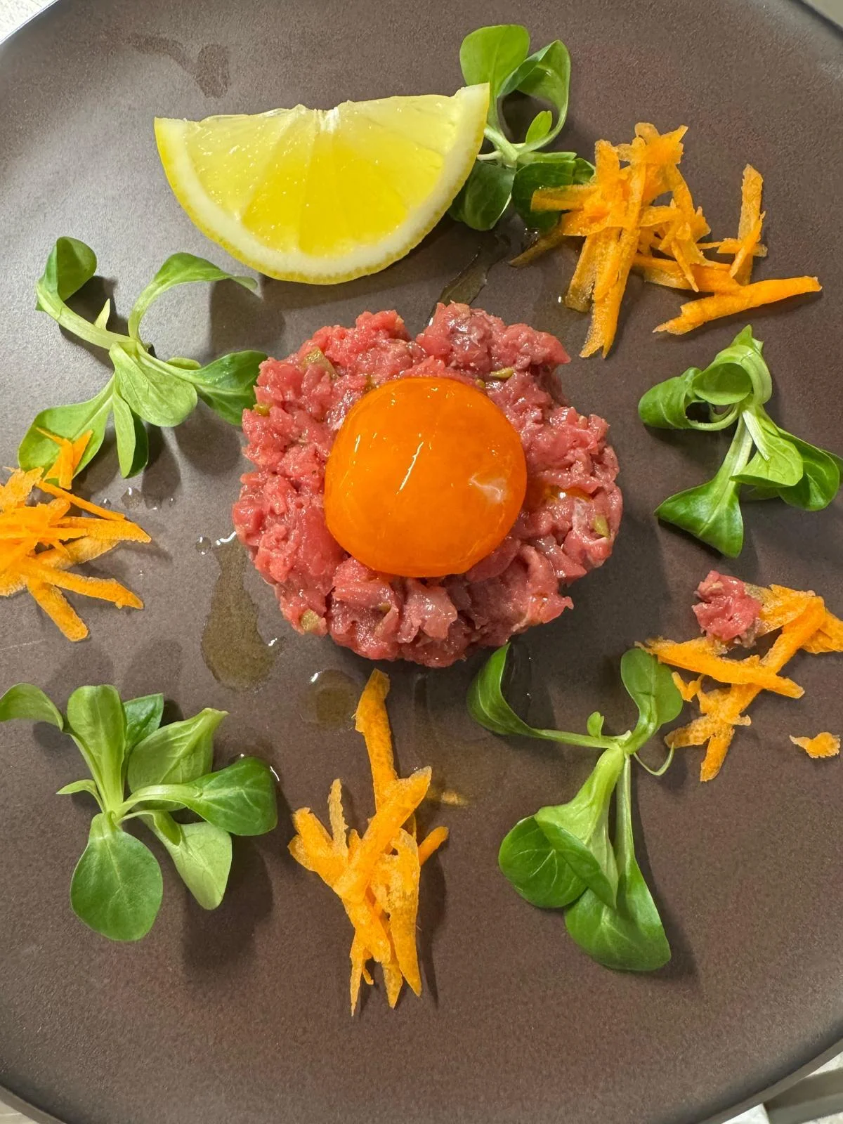 Tartare di manzo con tuorlo